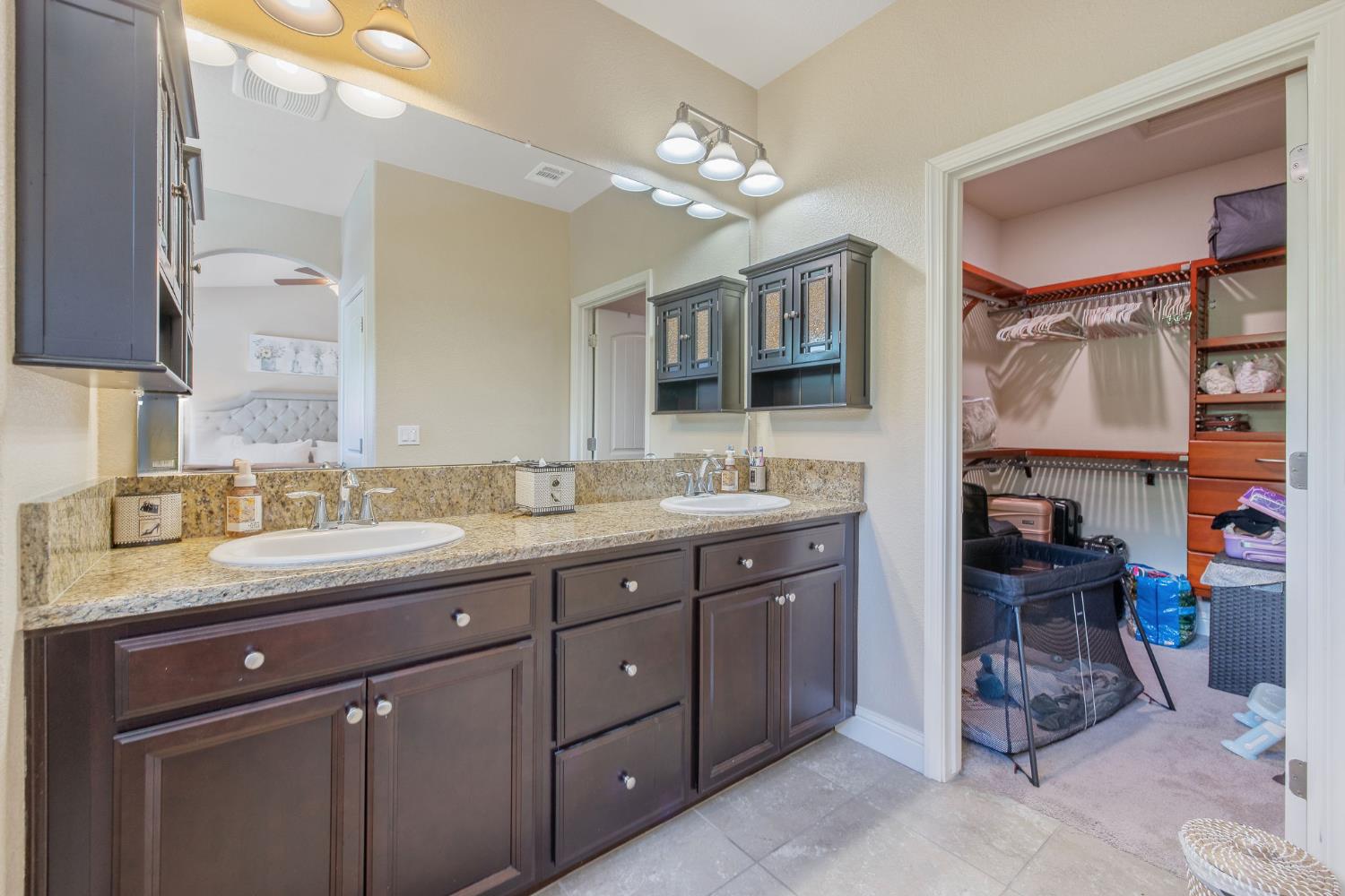 3938 W Vine, Visalia, CA 93291