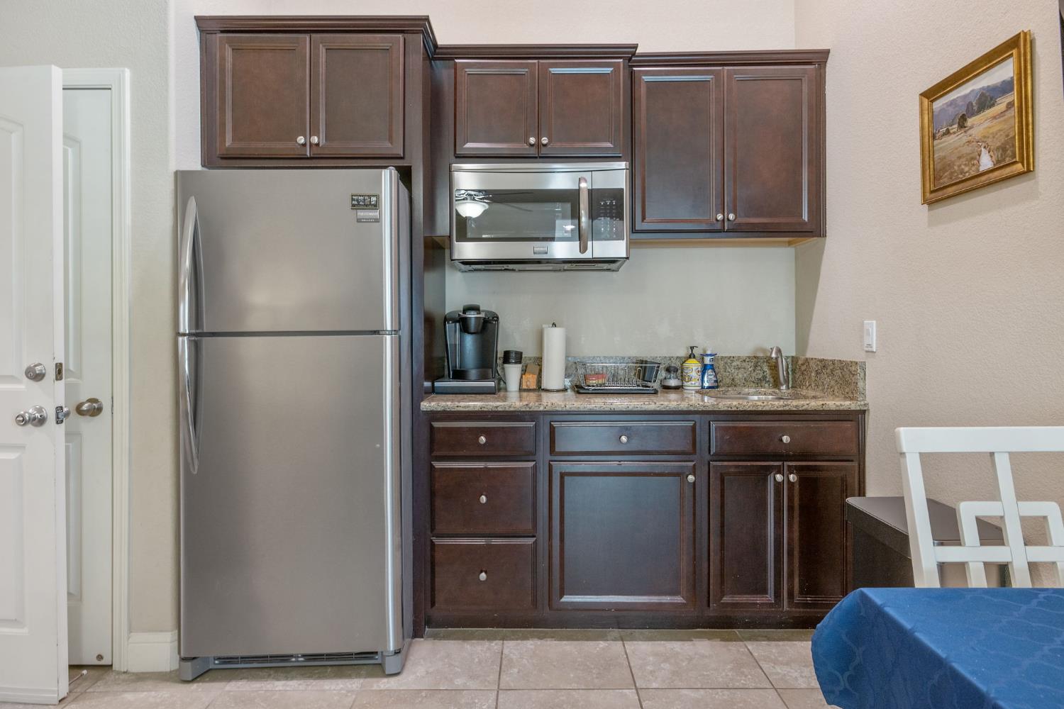 3938 W Vine, Visalia, CA 93291
