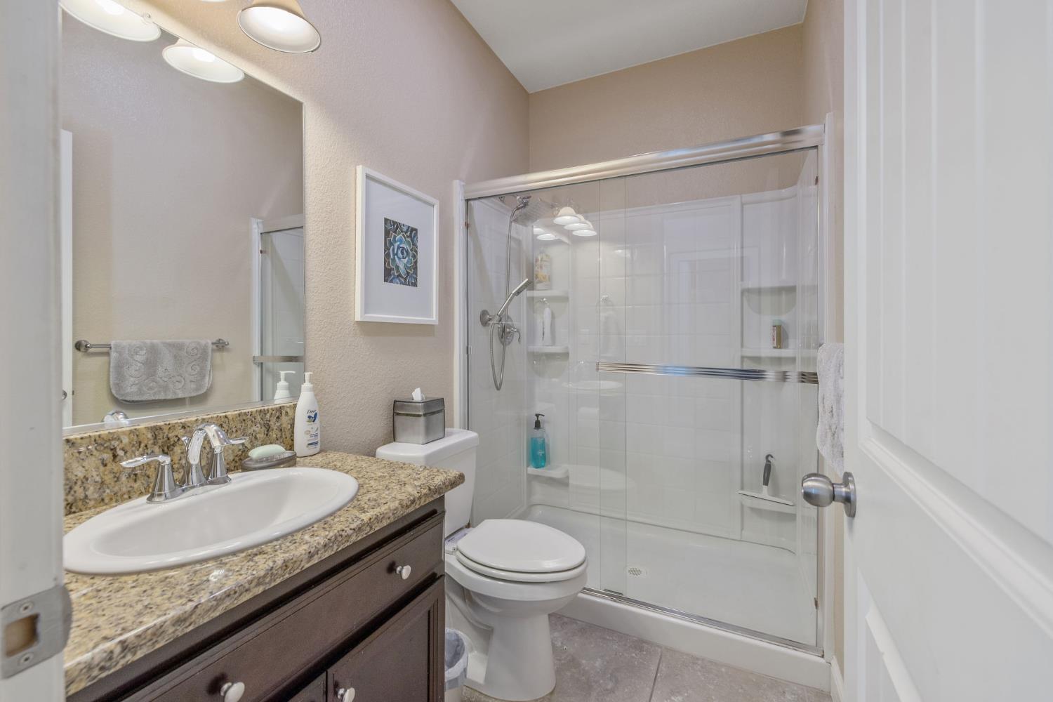 3938 W Vine, Visalia, CA 93291