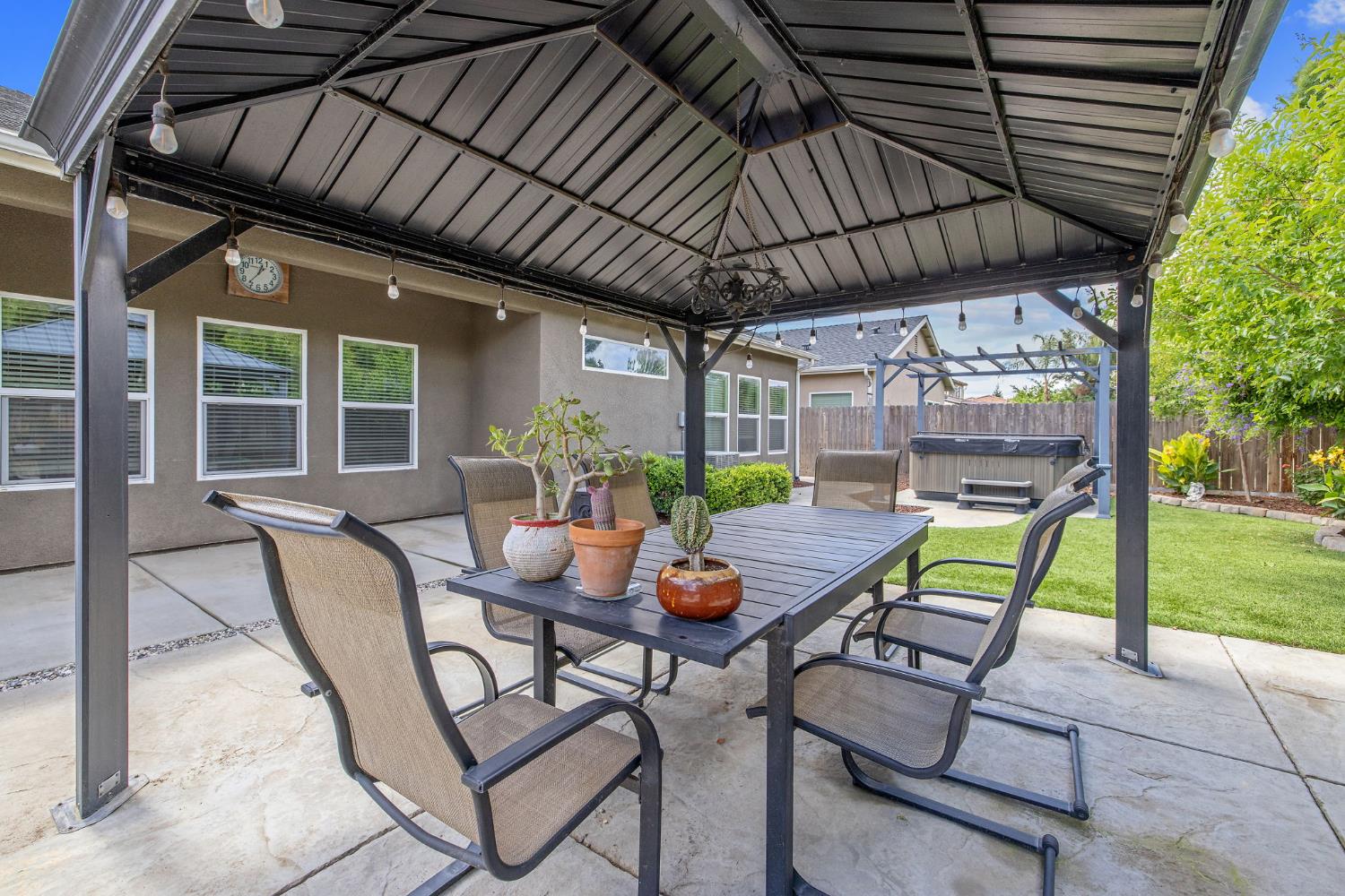 3938 W Vine, Visalia, CA 93291