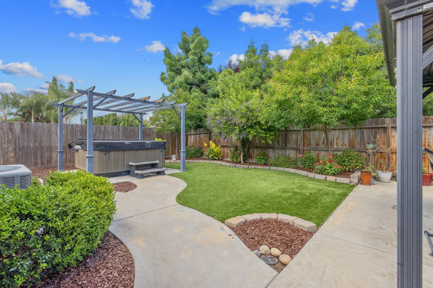 3938 W Vine, Visalia, CA 93291