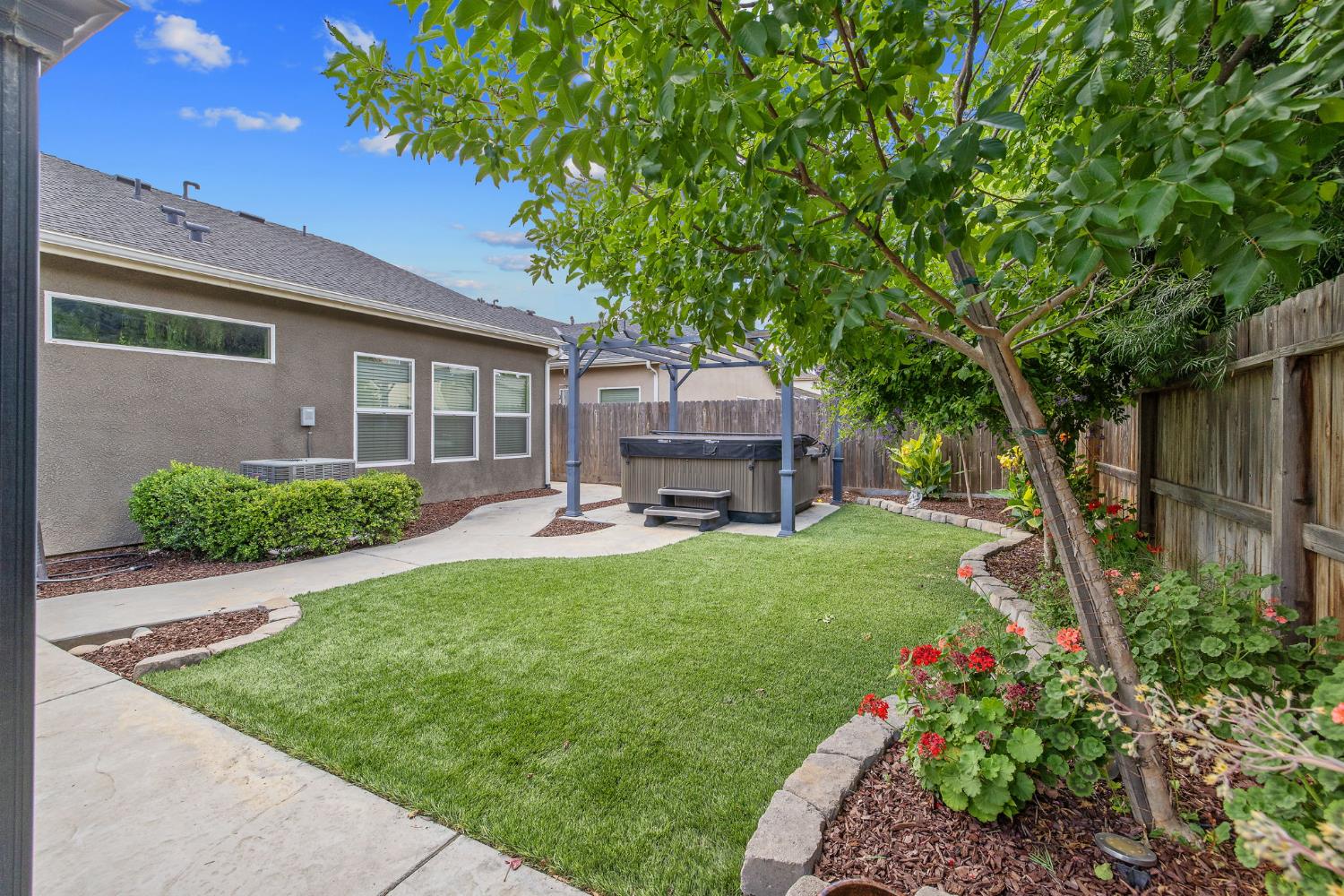 3938 W Vine, Visalia, CA 93291