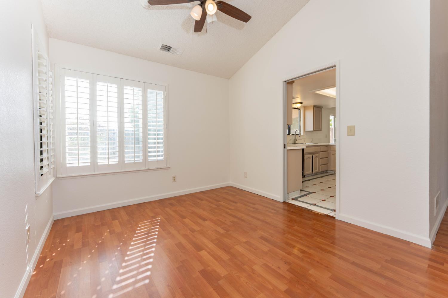 2238 N Carol Ave, Fresno, CA 93722