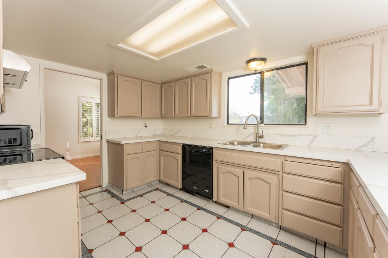2238 N Carol Ave, Fresno, CA 93722