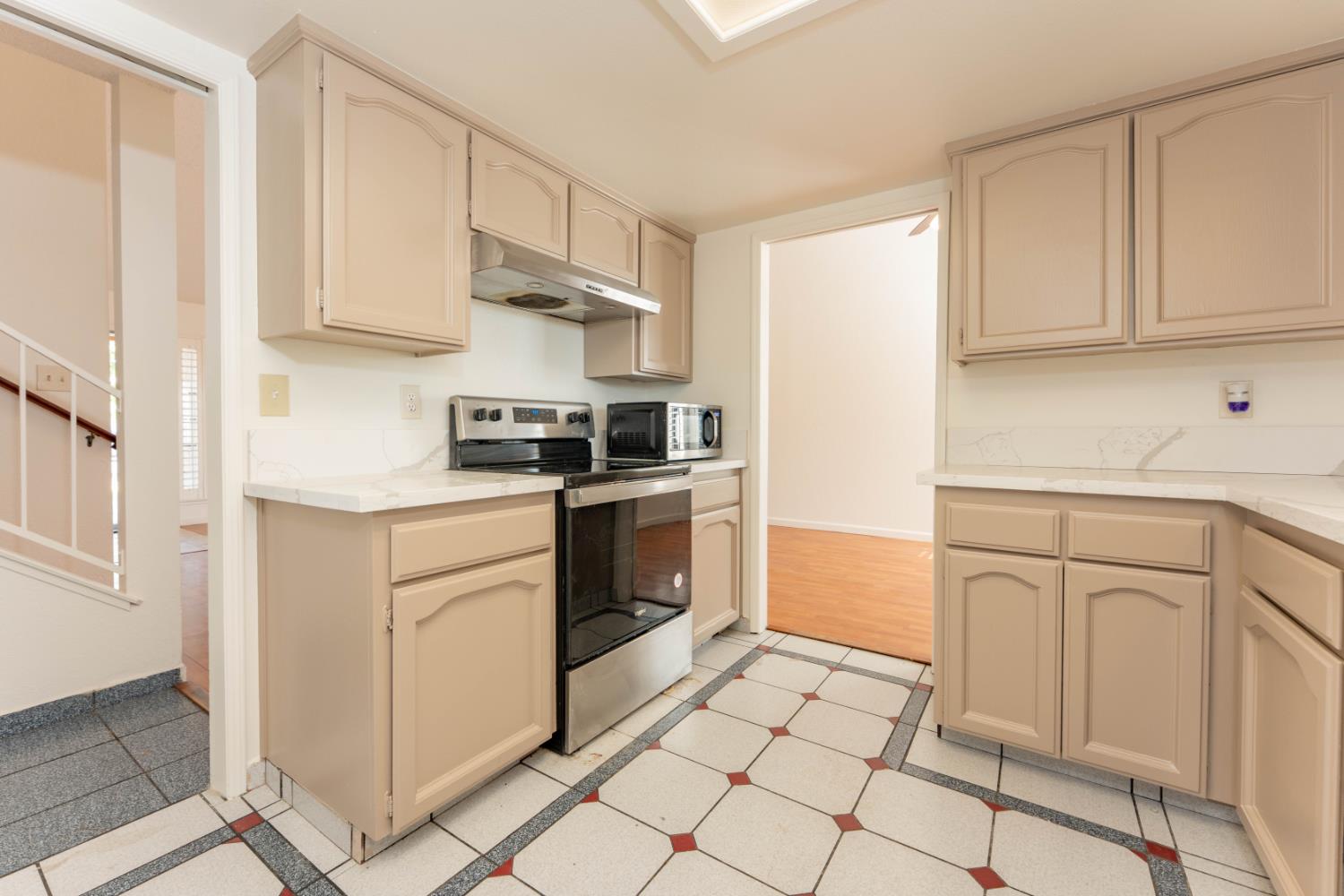 2238 N Carol Ave, Fresno, CA 93722