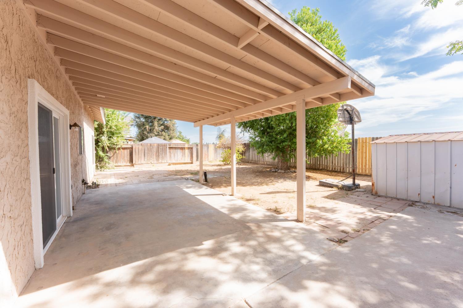 2238 N Carol Ave, Fresno, CA 93722