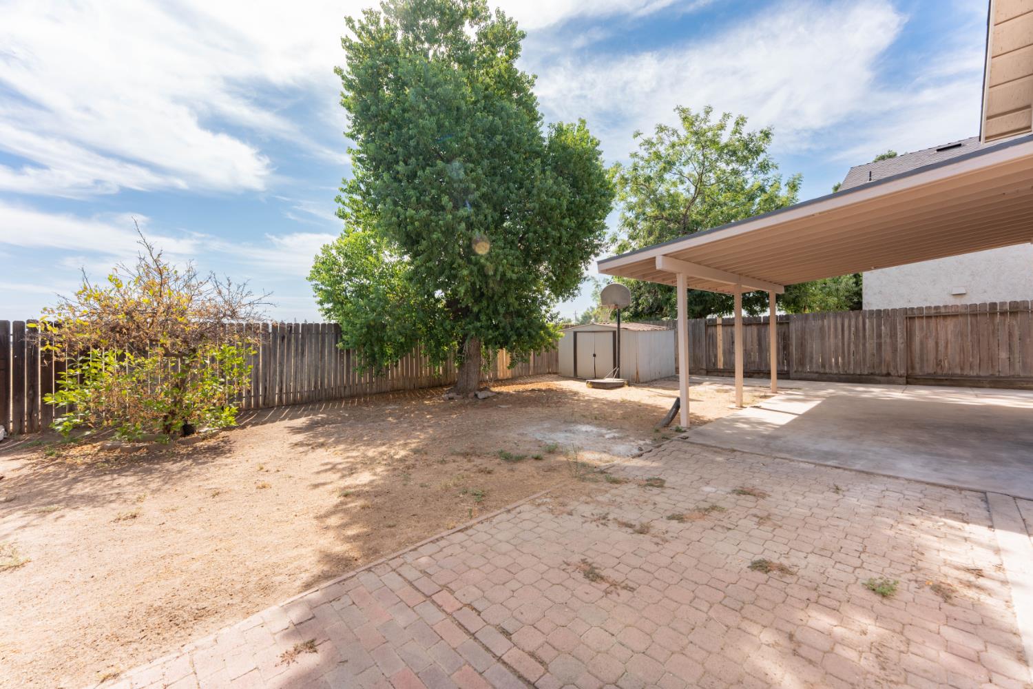 2238 N Carol Ave, Fresno, CA 93722