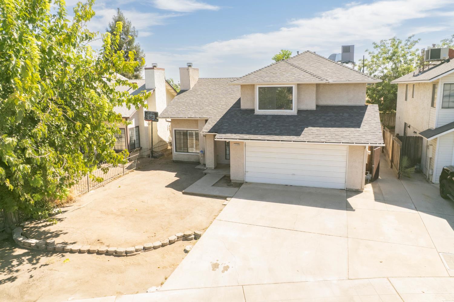 2238 N Carol Ave, Fresno, CA 93722