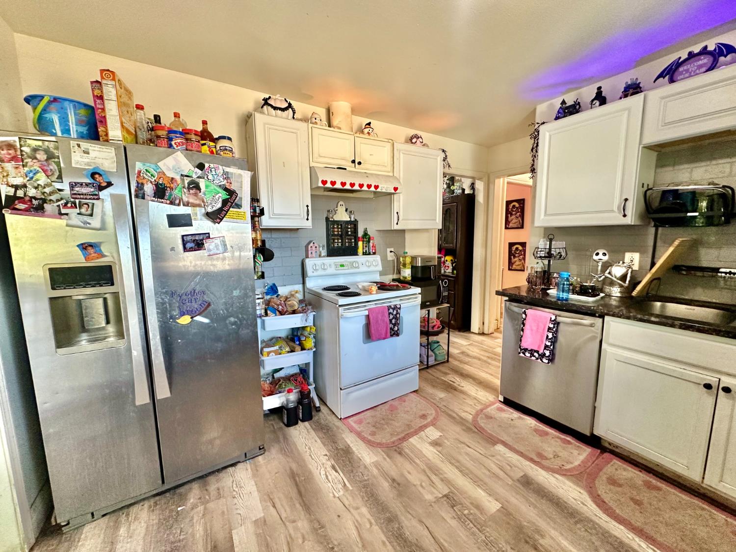 1147 W Lansing Way, Fresno, CA 93705