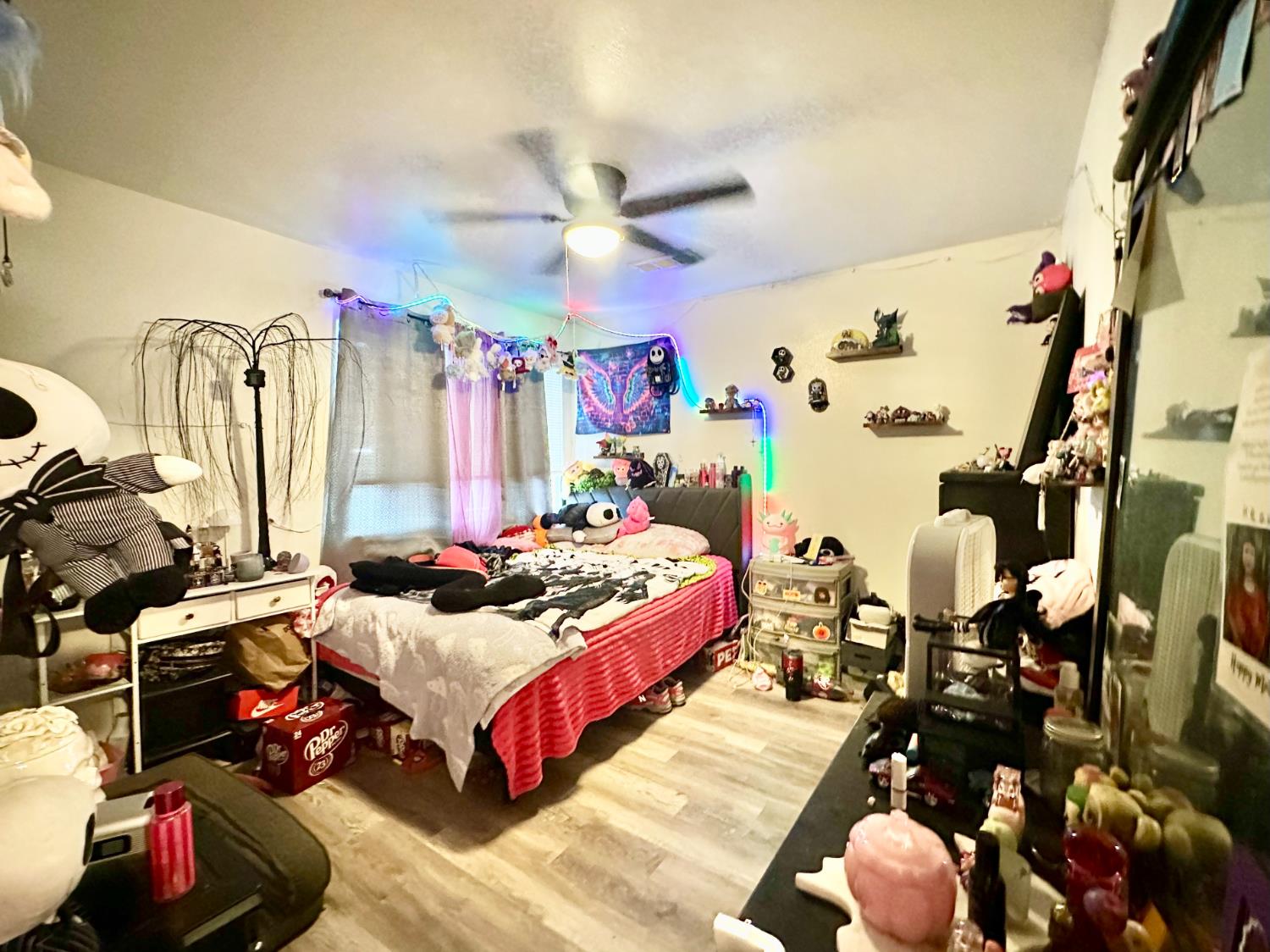 1147 W Lansing Way, Fresno, CA 93705