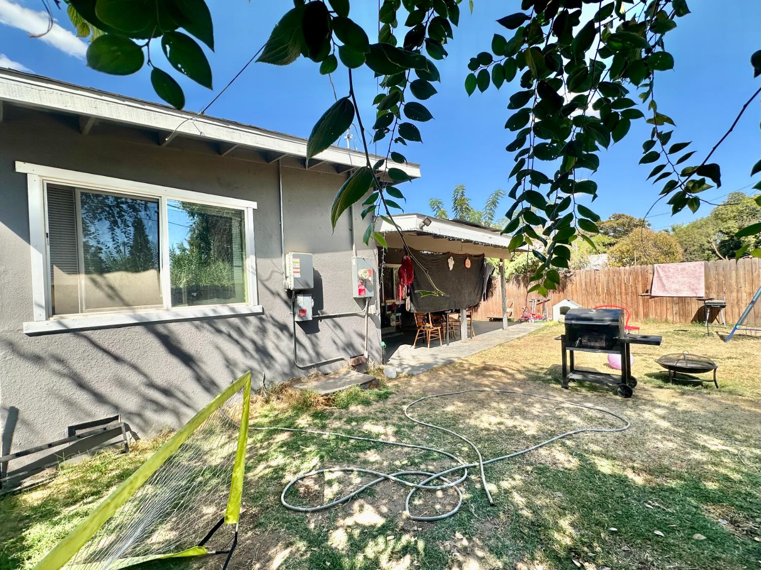 1147 W Lansing Way, Fresno, CA 93705