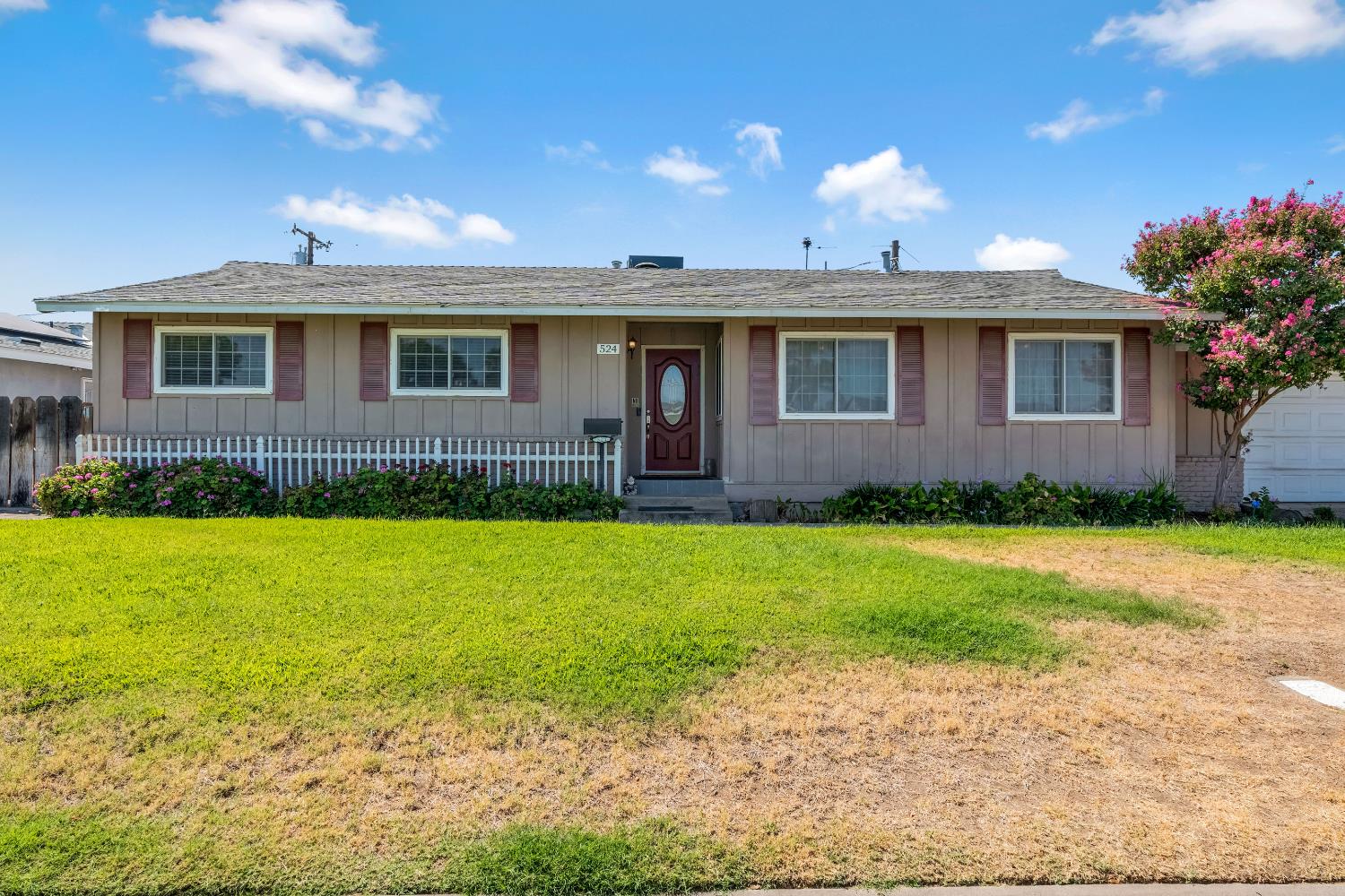 524 Rall Ave, Clovis, CA 93612