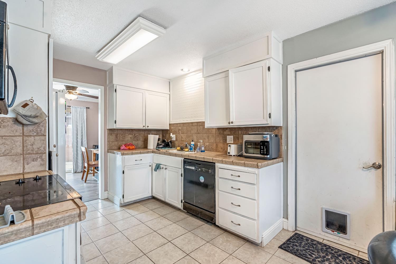 524 Rall Ave, Clovis, CA 93612