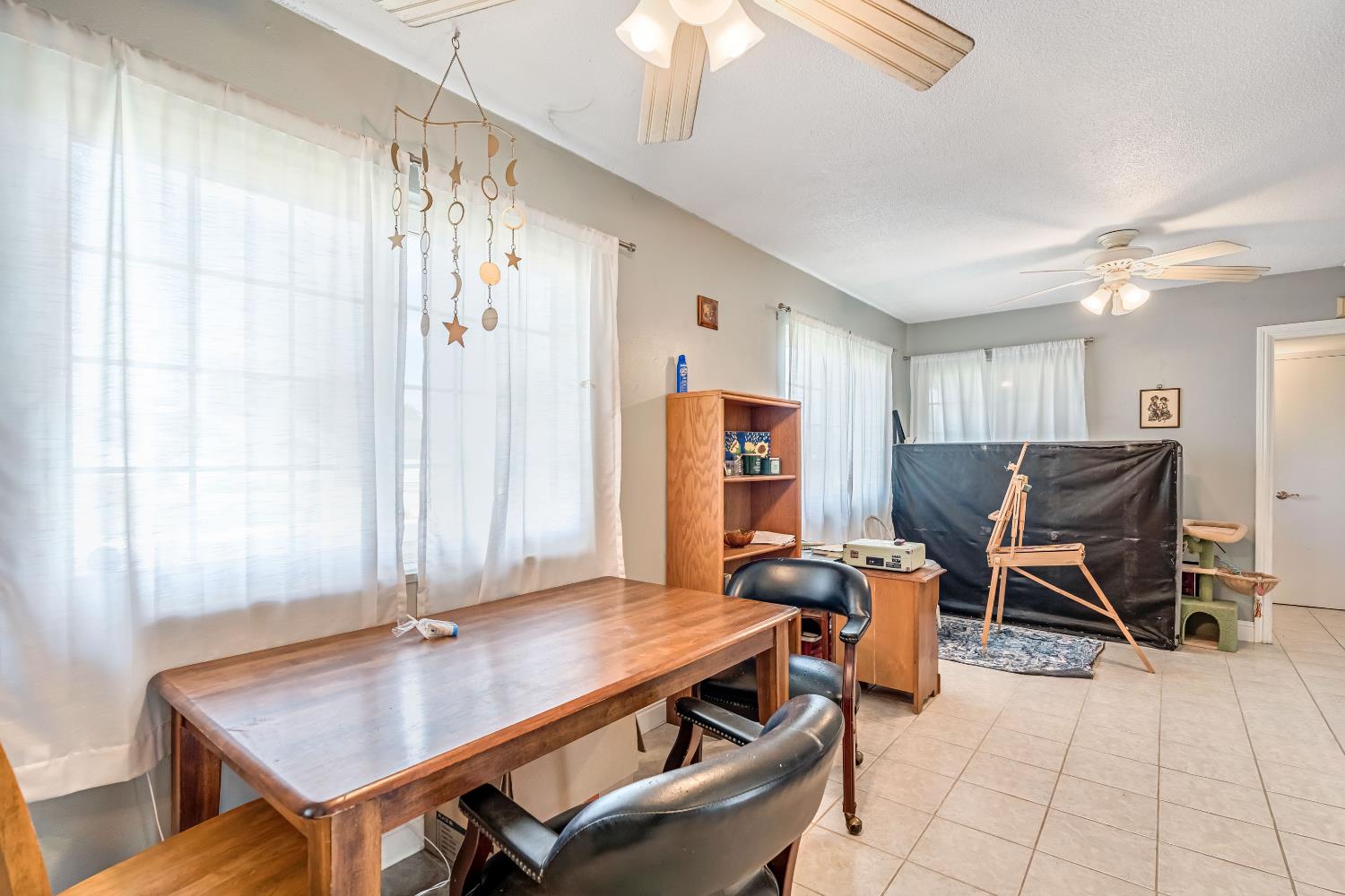 524 Rall Ave, Clovis, CA 93612