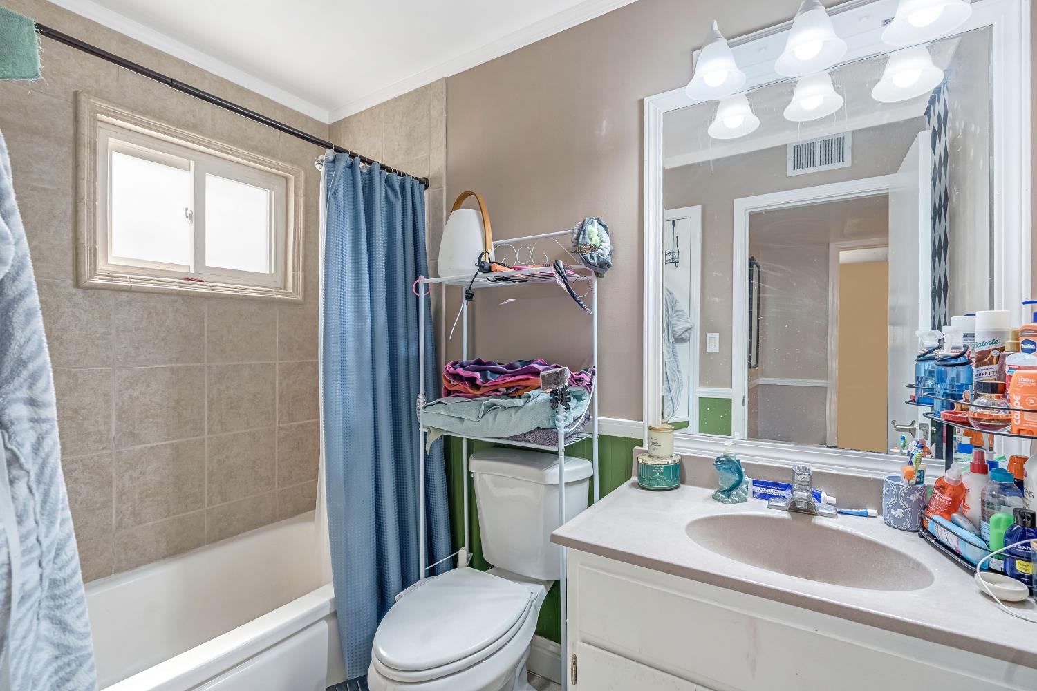 524 Rall Ave, Clovis, CA 93612