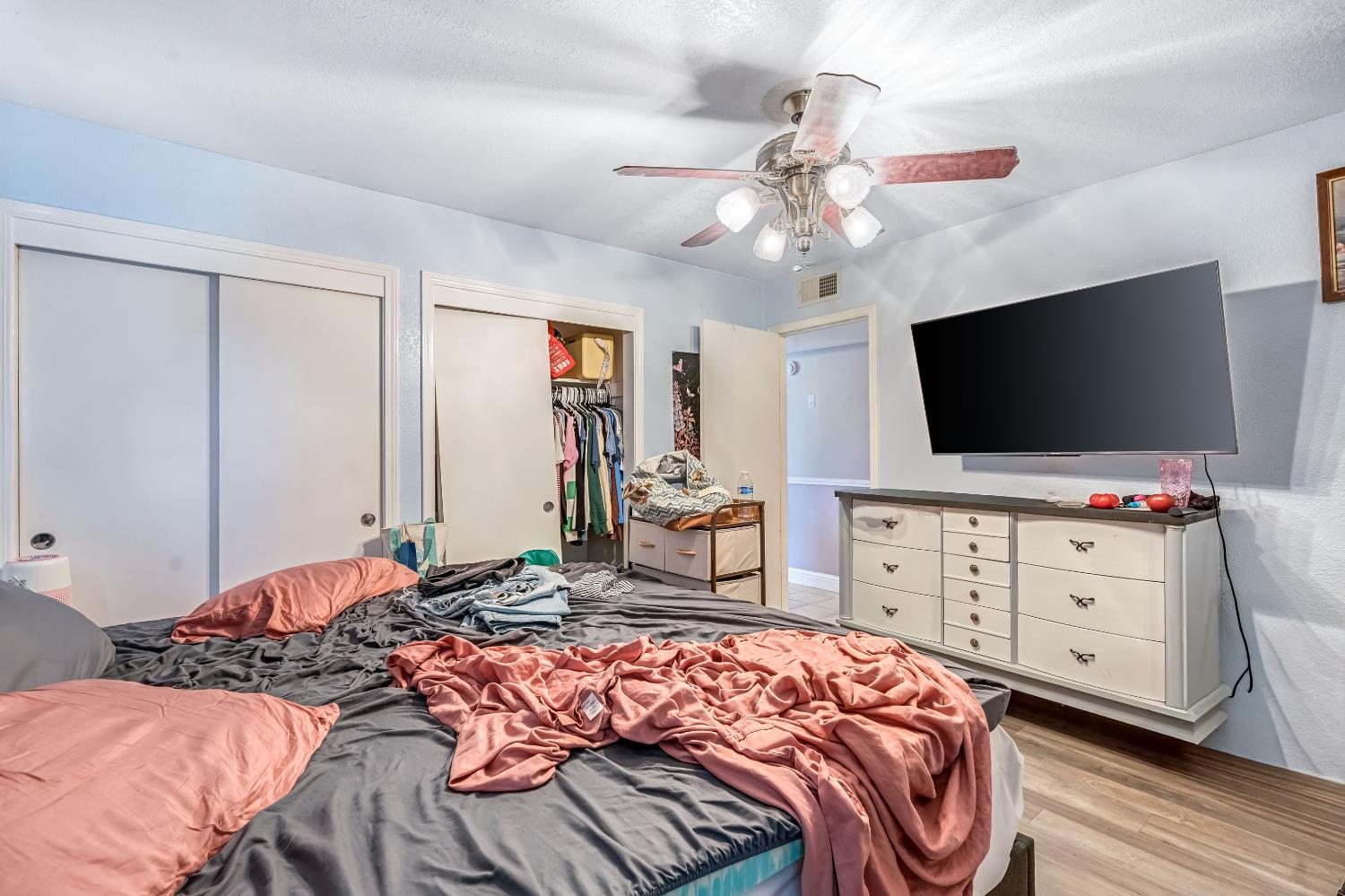 524 Rall Ave, Clovis, CA 93612