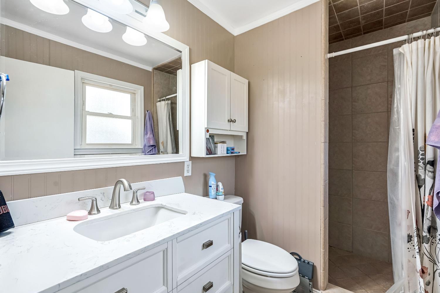 524 Rall Ave, Clovis, CA 93612