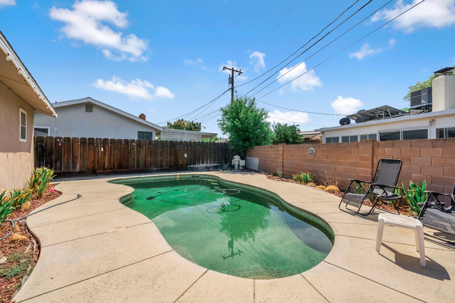 524 Rall Ave, Clovis, CA 93612