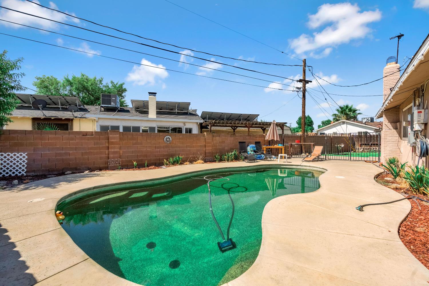 524 Rall Ave, Clovis, CA 93612