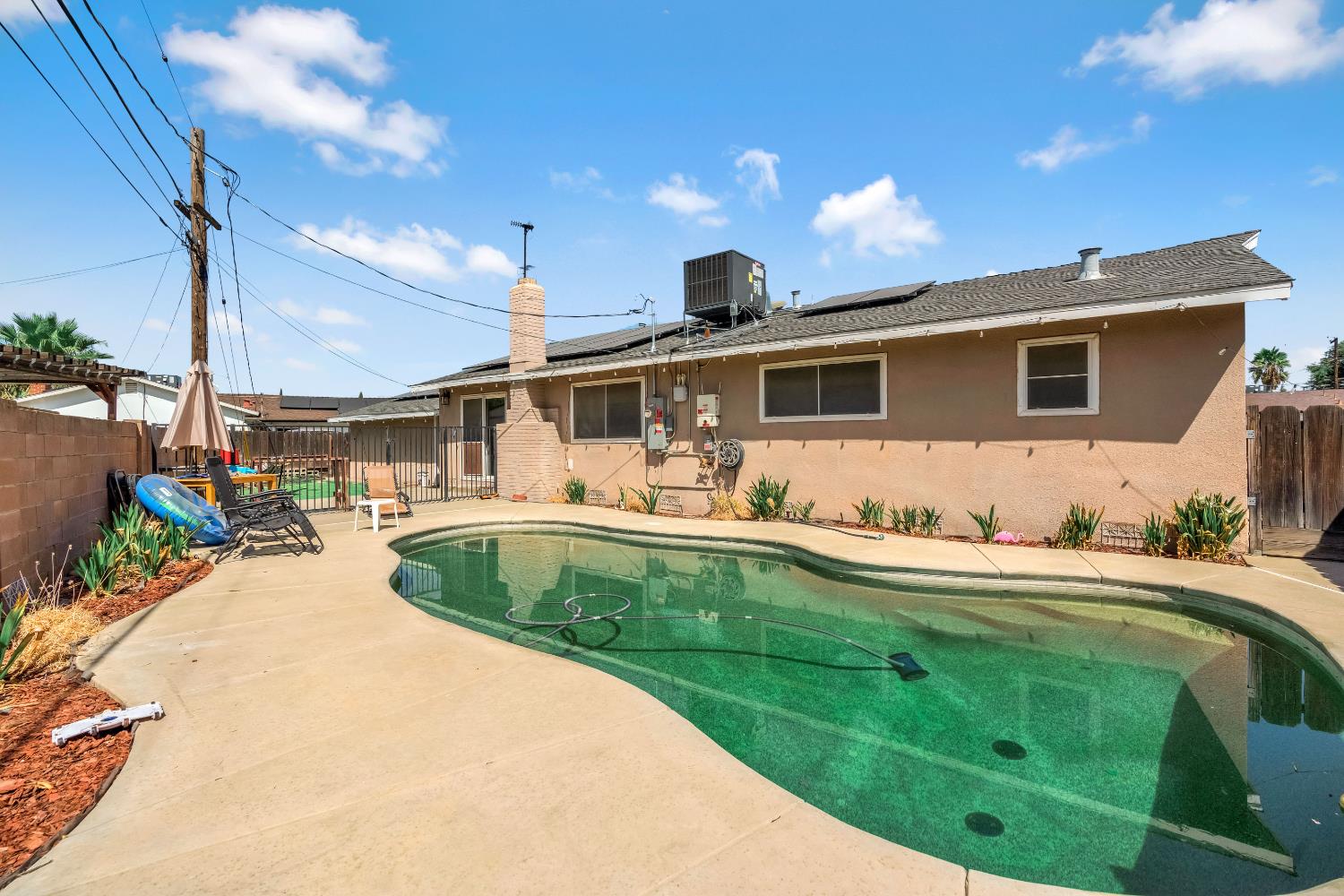 524 Rall Ave, Clovis, CA 93612