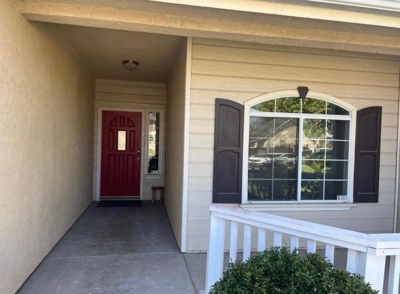 2203 E Goshen Ave, Fresno, CA 93720