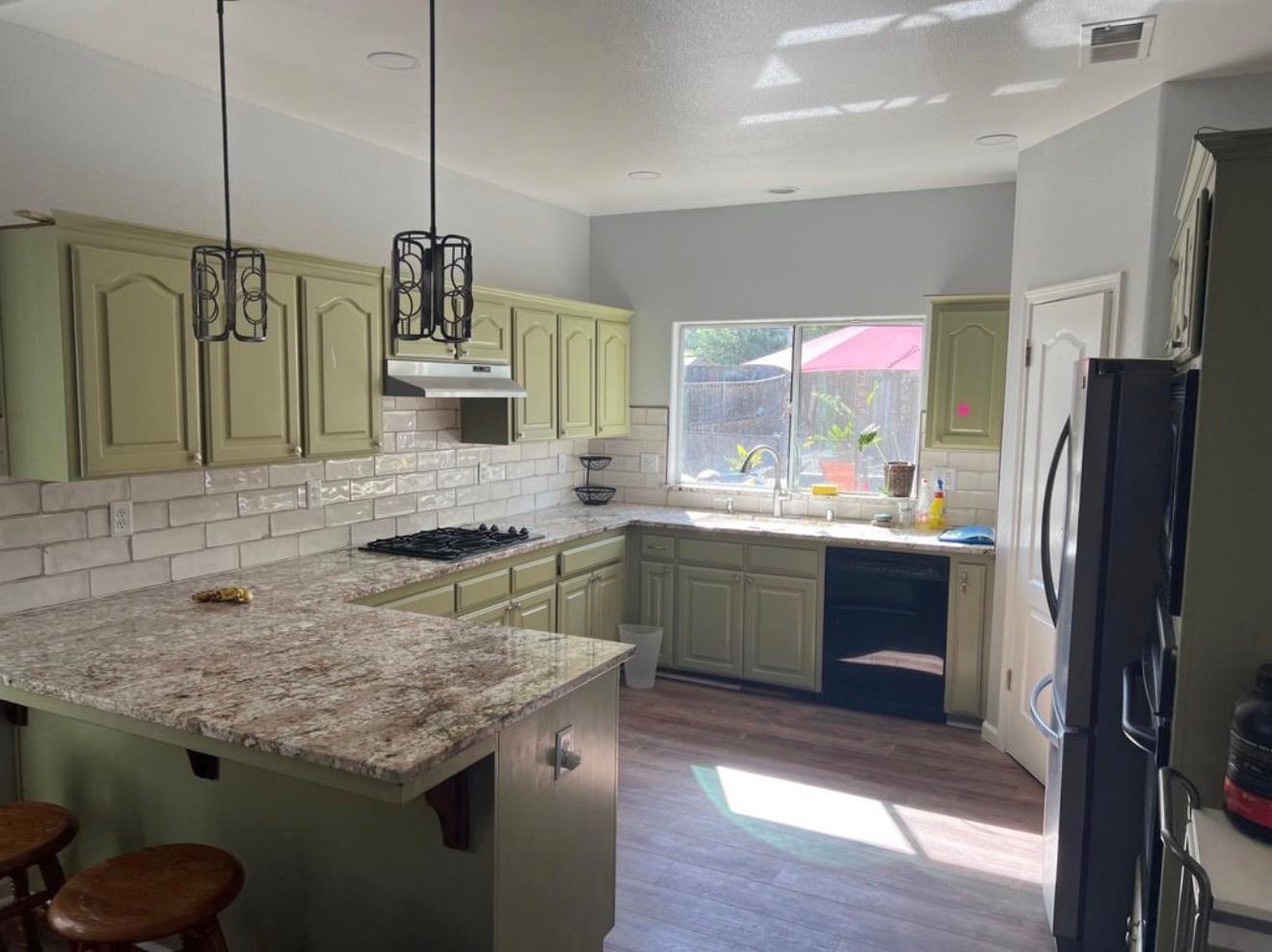 2203 E Goshen Ave, Fresno, CA 93720