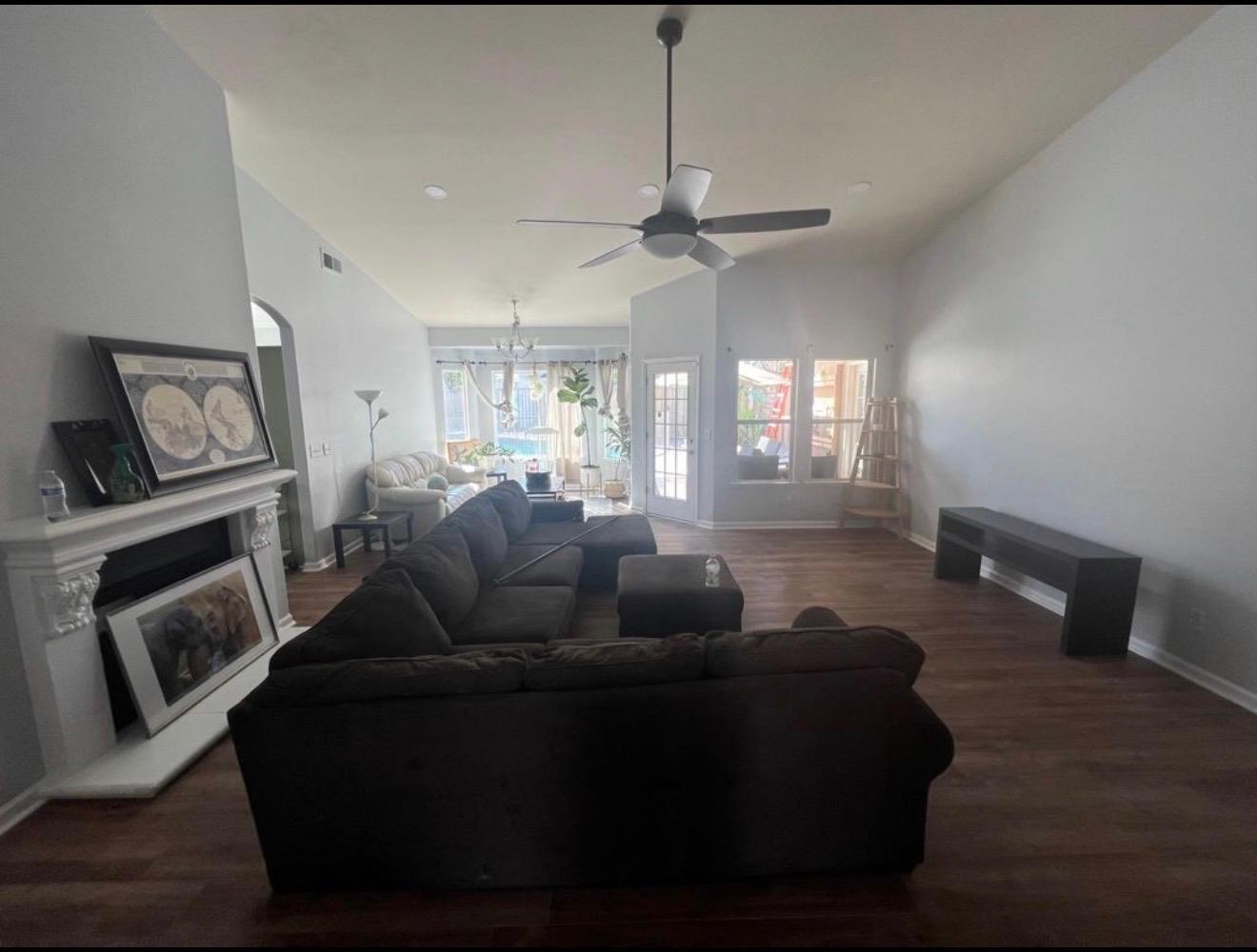 2203 E Goshen Ave, Fresno, CA 93720
