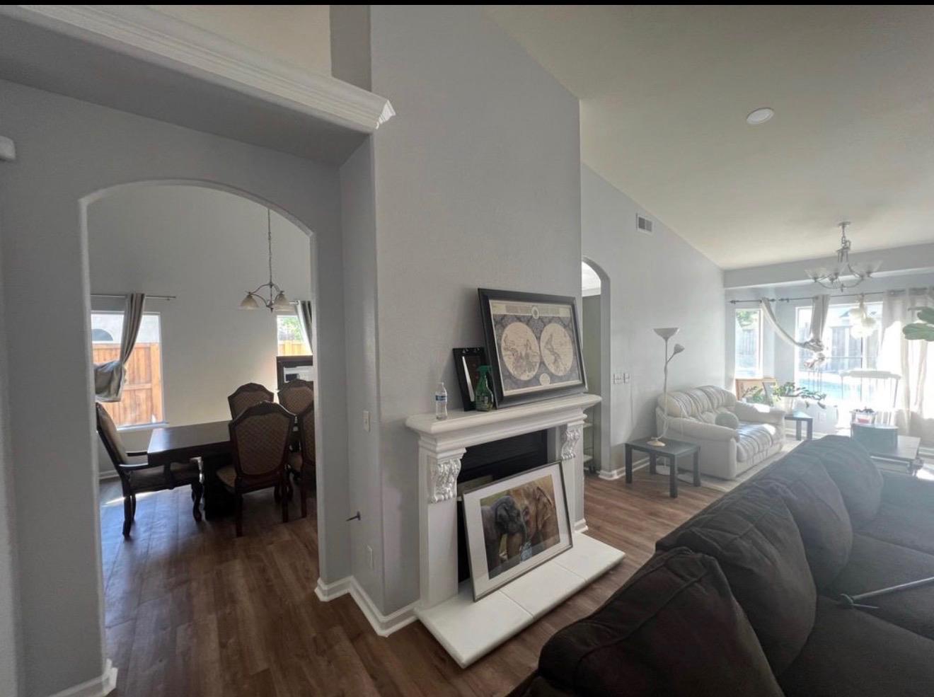 2203 E Goshen Ave, Fresno, CA 93720