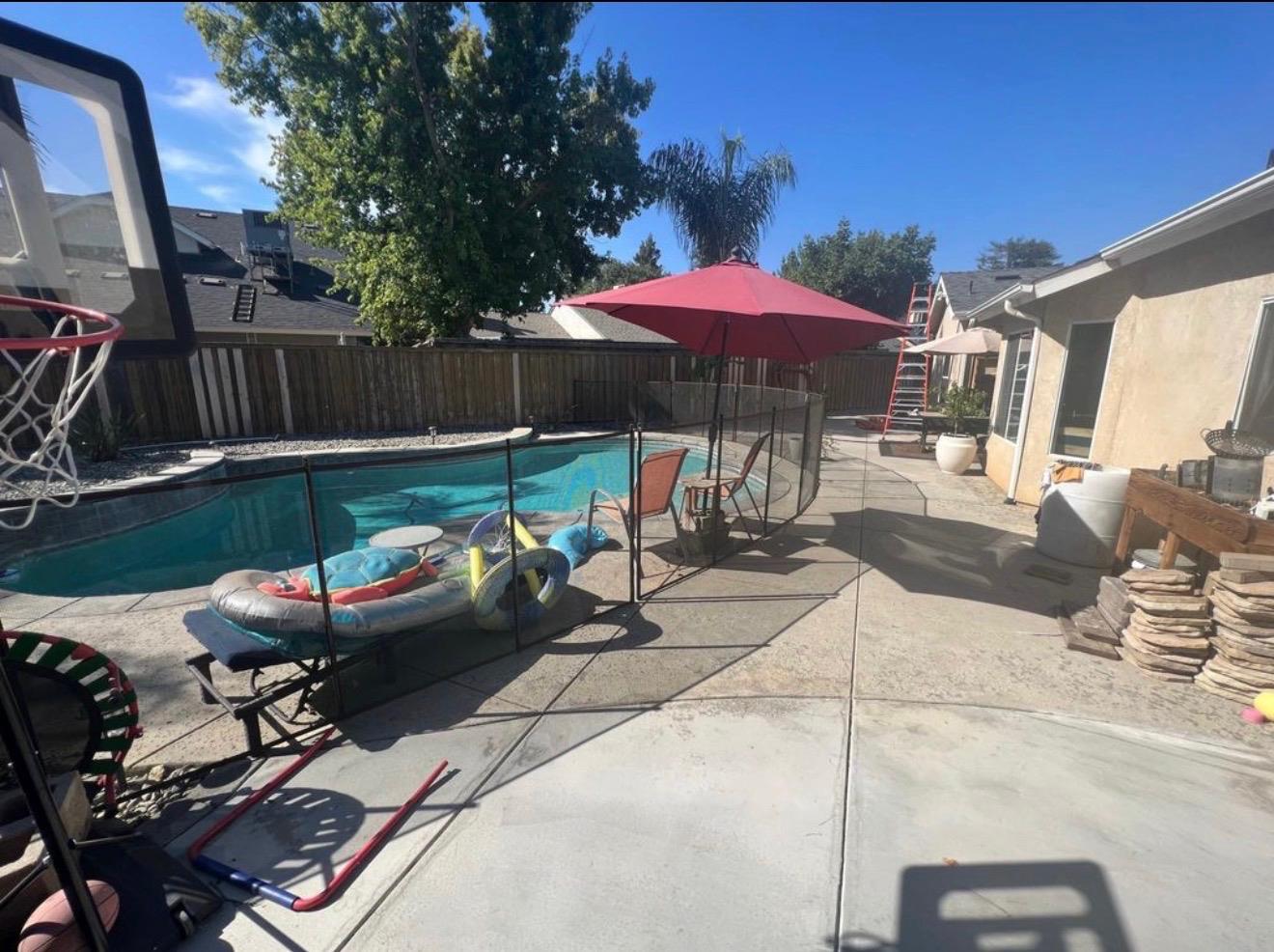 2203 E Goshen Ave, Fresno, CA 93720