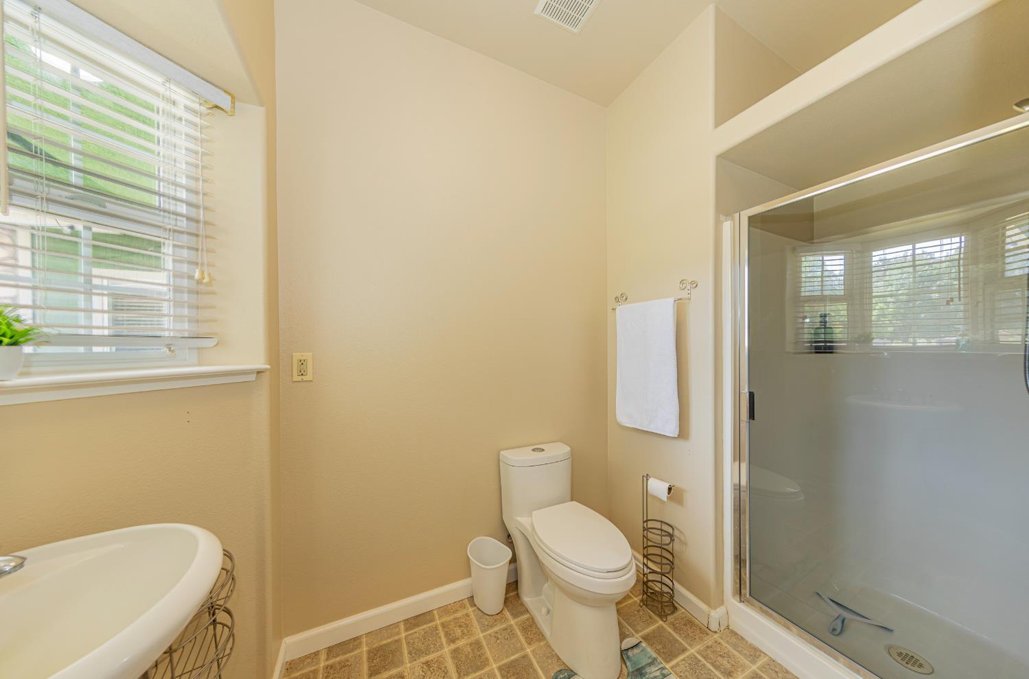 41282 Singing Hills Cir, Ahwahnee, CA 93601