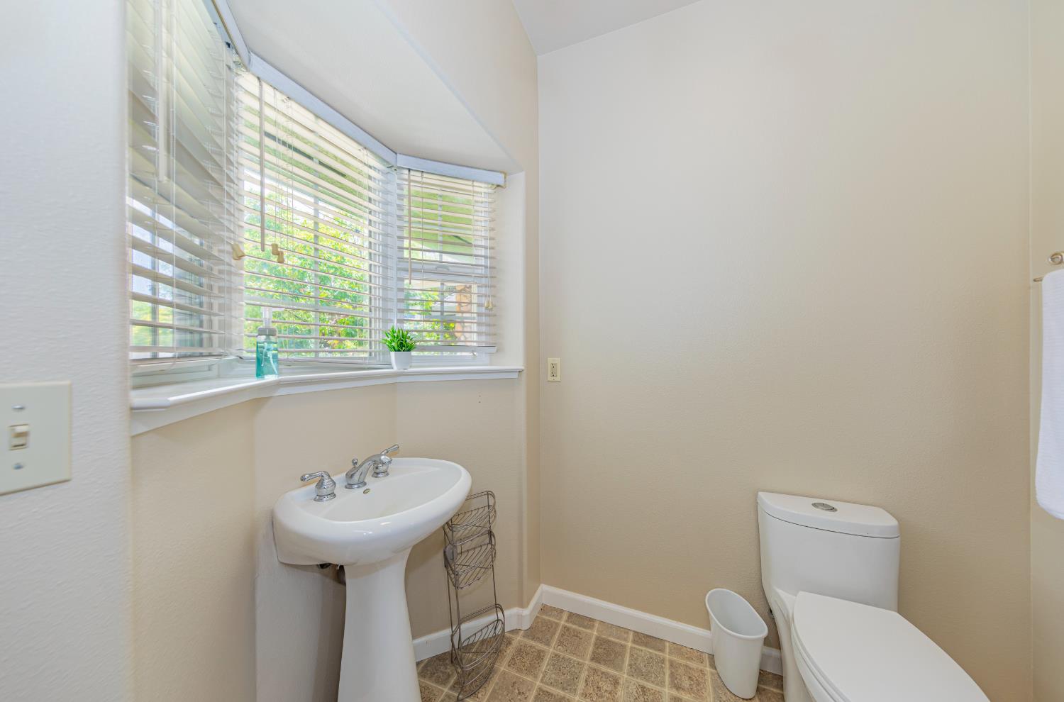 41282 Singing Hills Cir, Ahwahnee, CA 93601