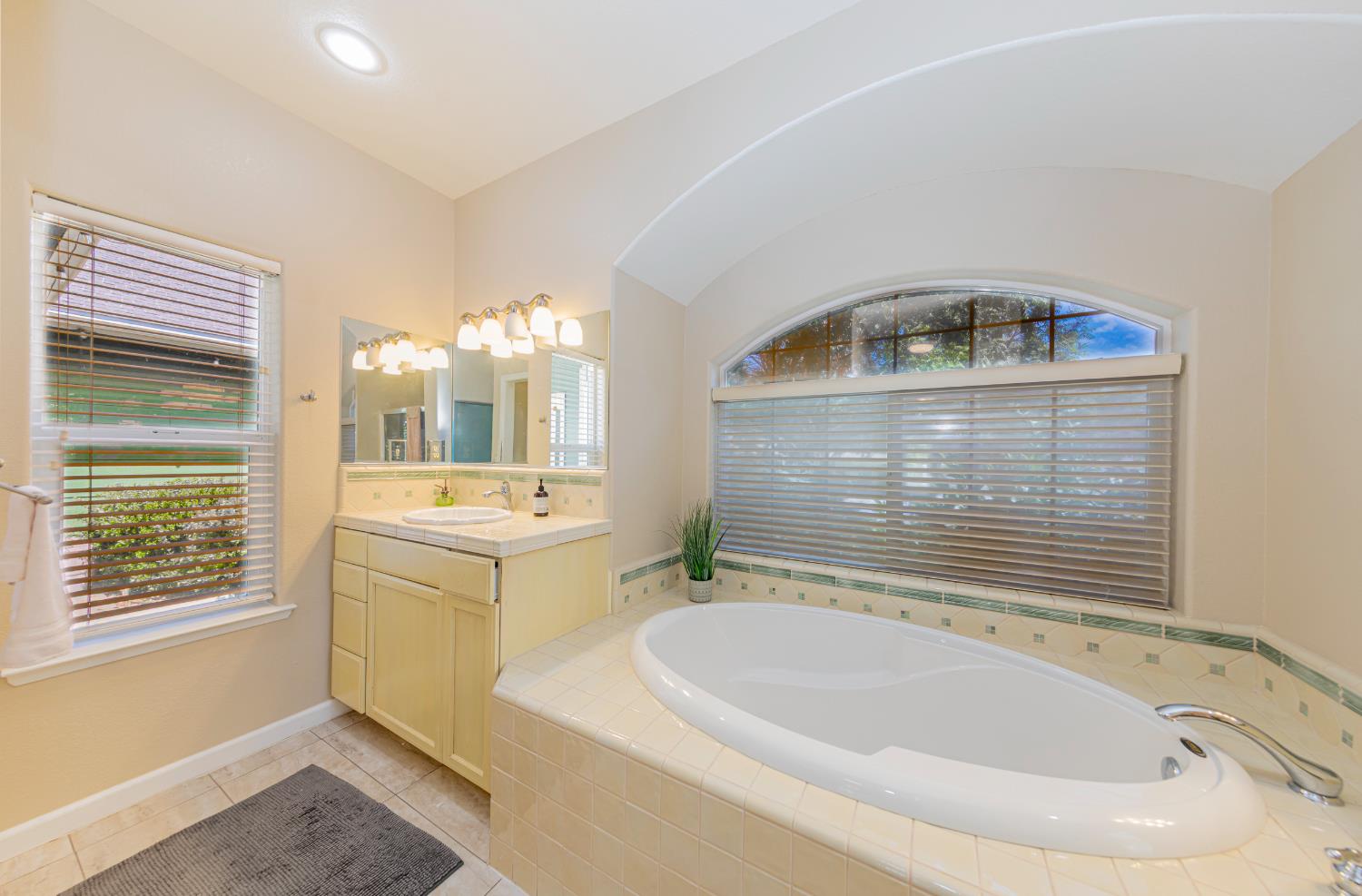41282 Singing Hills Cir, Ahwahnee, CA 93601