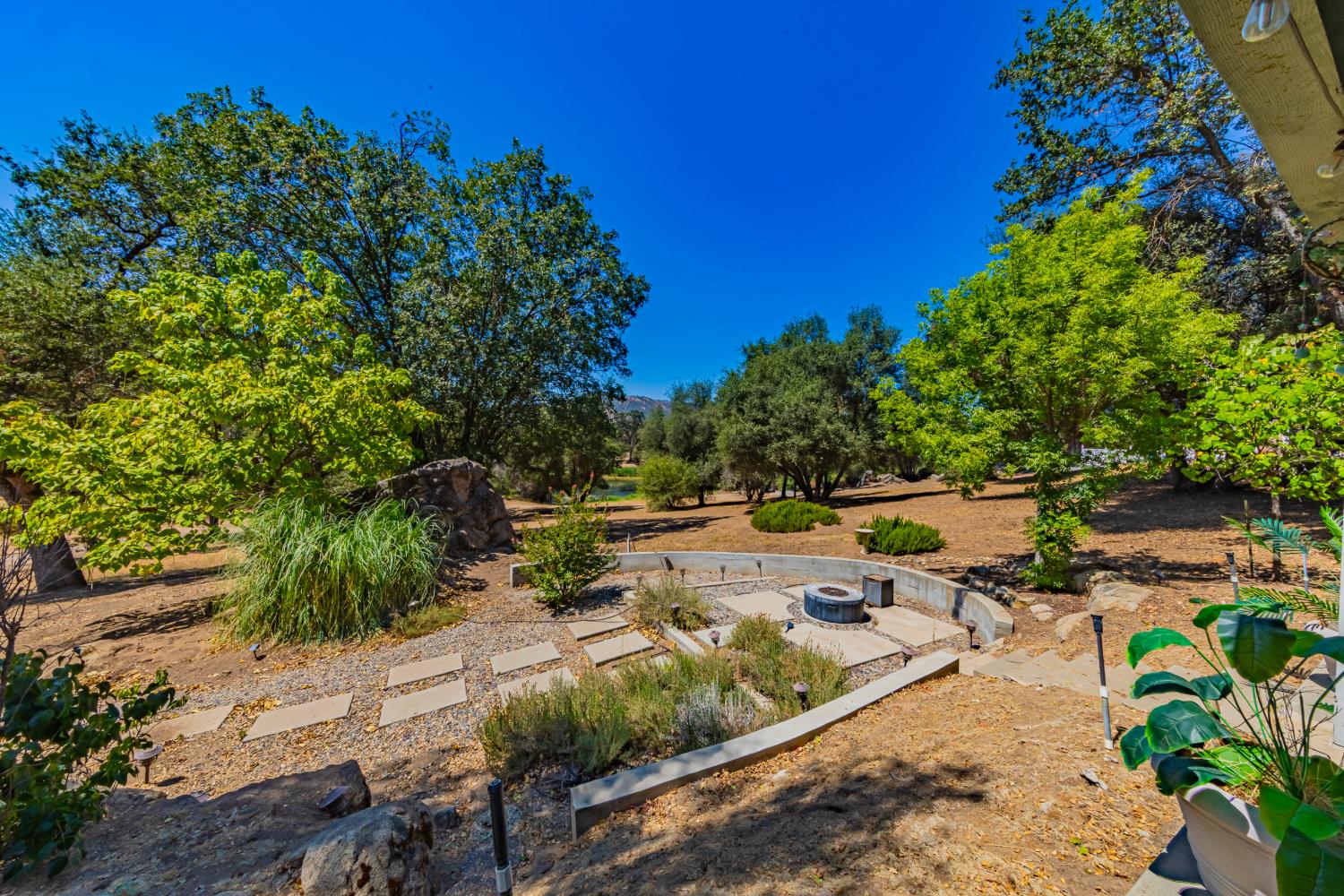 41282 Singing Hills Cir, Ahwahnee, CA 93601