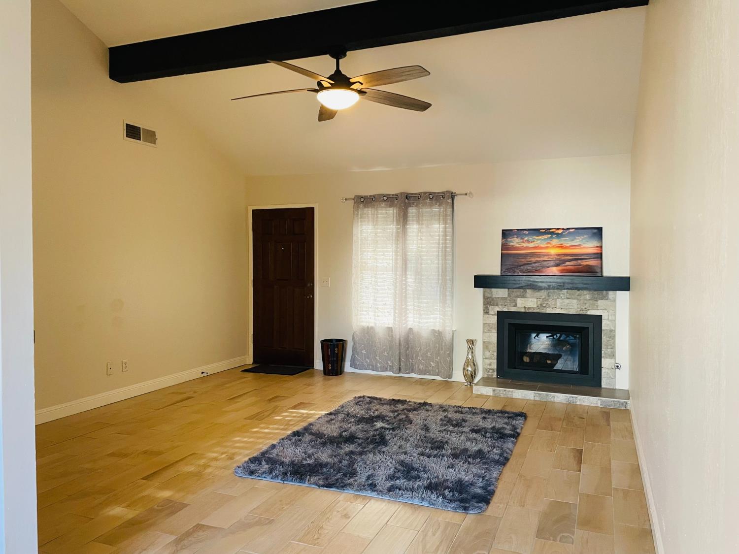 1472 Mayflower Way, Clovis, CA 93612