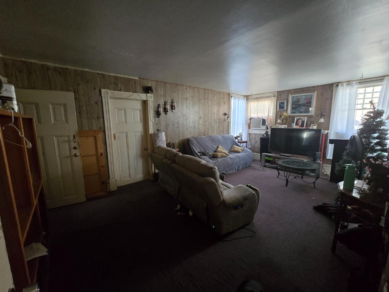 409 N D St, Madera, CA 93638