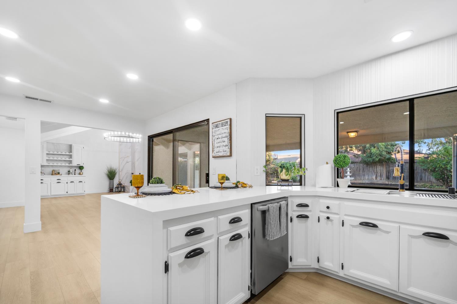 167 W Quincy Ave, Fresno, CA 93711