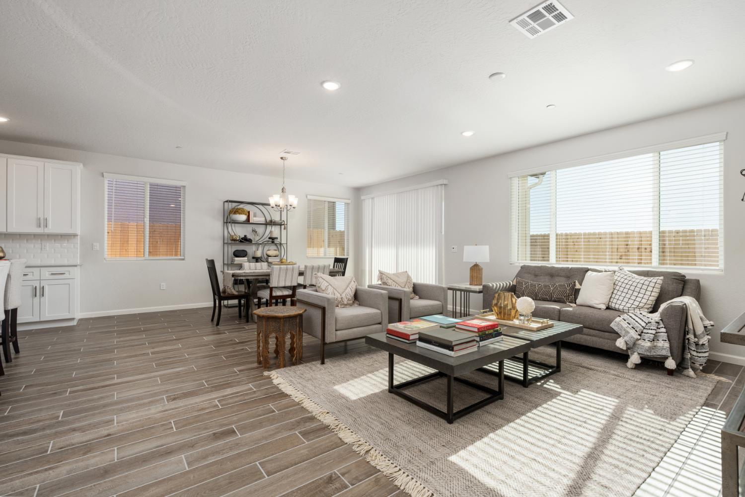 659 Solar Ln, Clovis, CA 93619