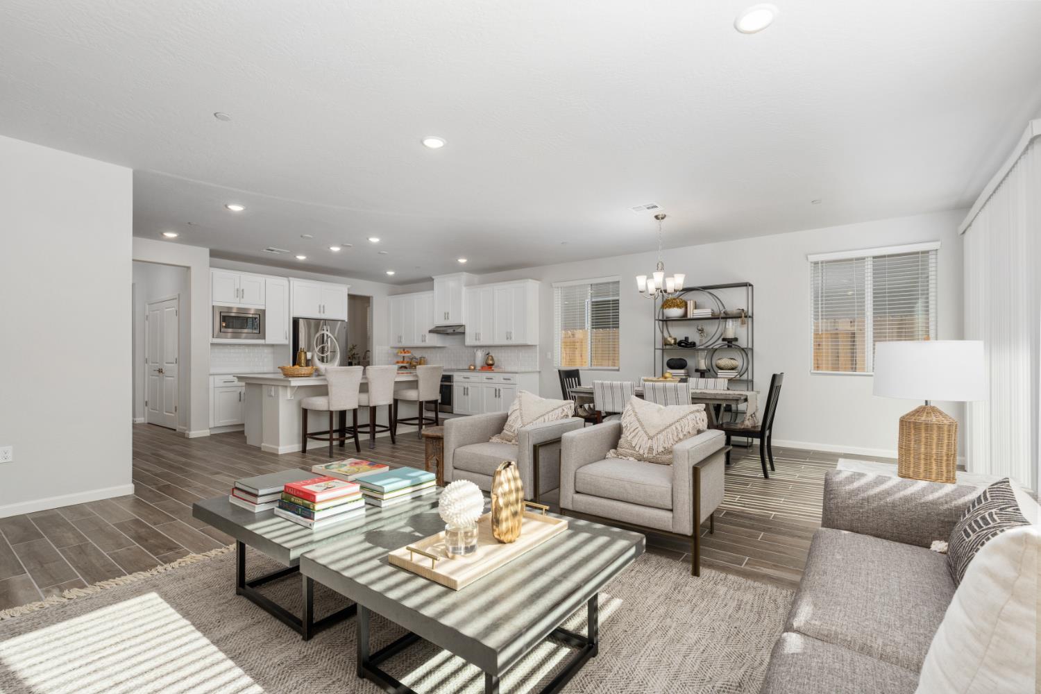 691 Solar Ln, Clovis, CA 93619
