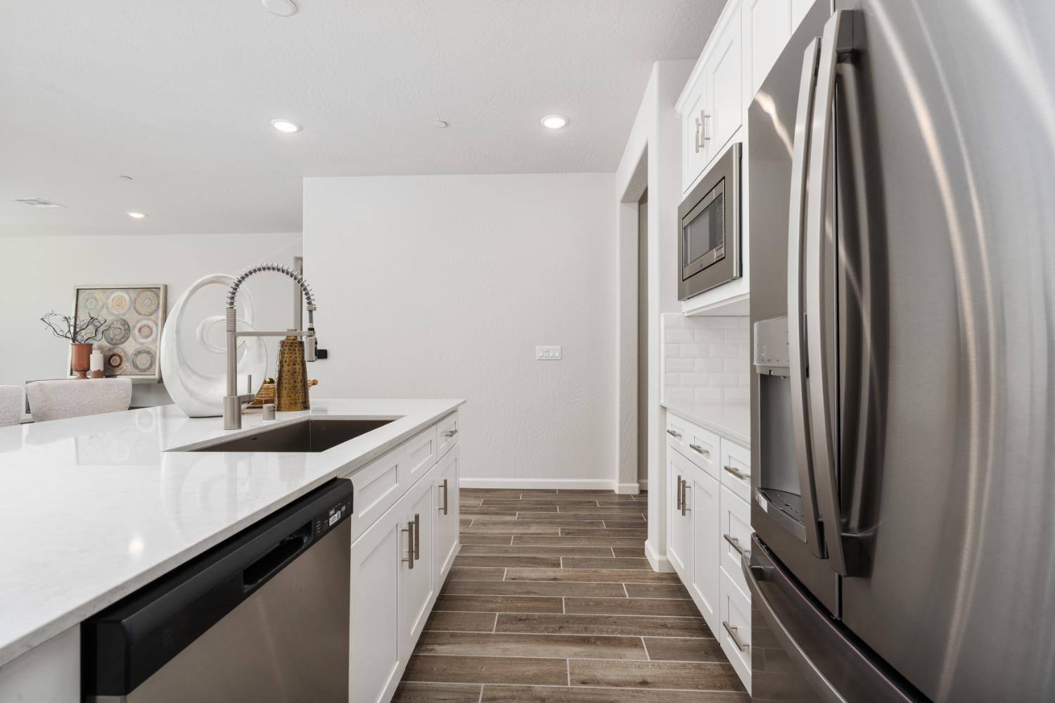 691 Solar Ln, Clovis, CA 93619