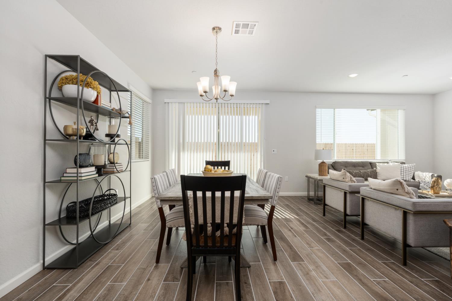 691 Solar Ln, Clovis, CA 93619