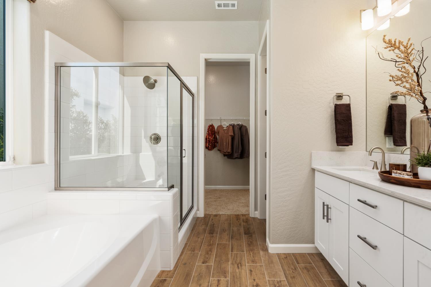 739 Solar Ln, Clovis, CA 93619
