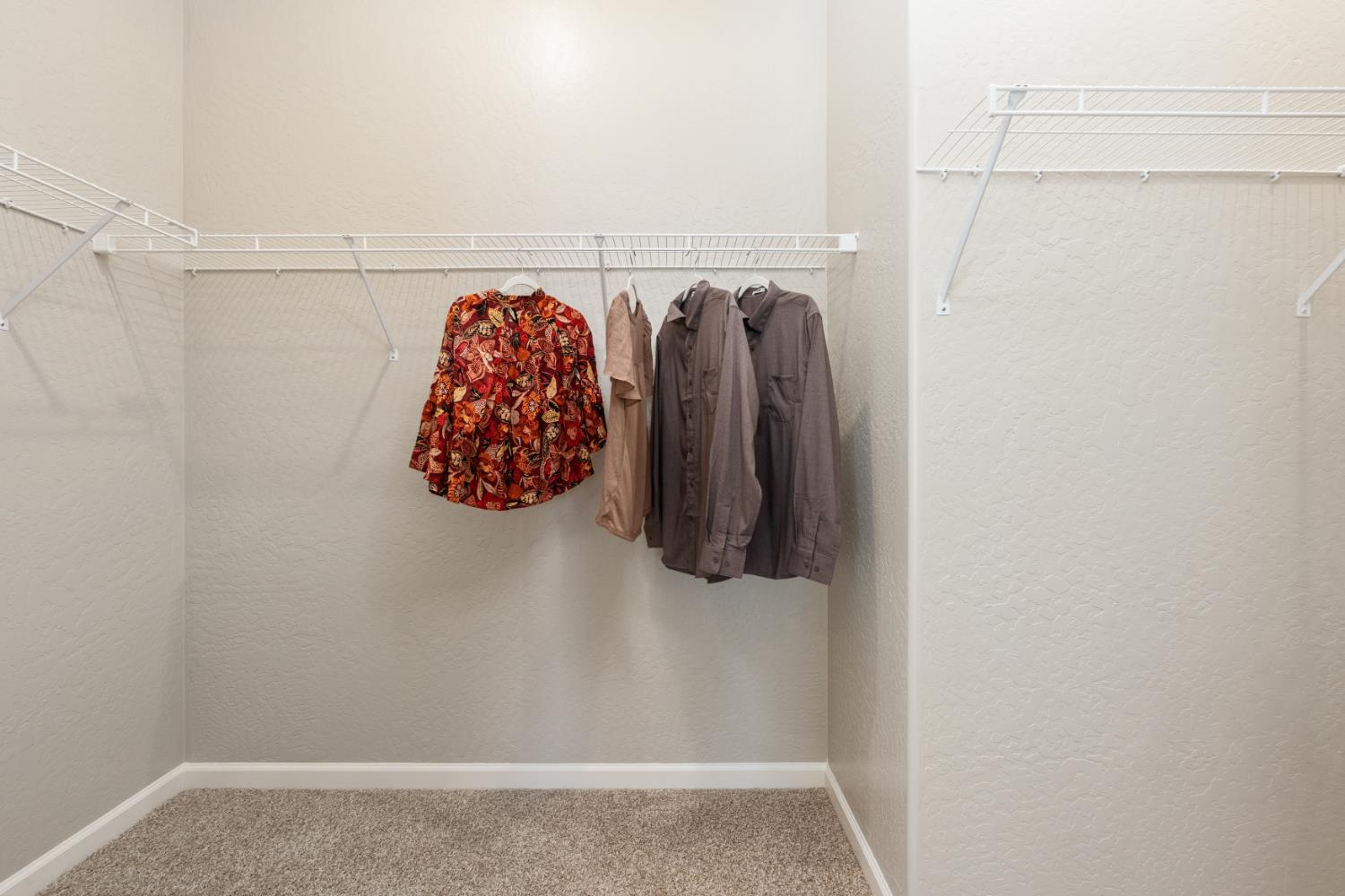 739 Solar Ln, Clovis, CA 93619