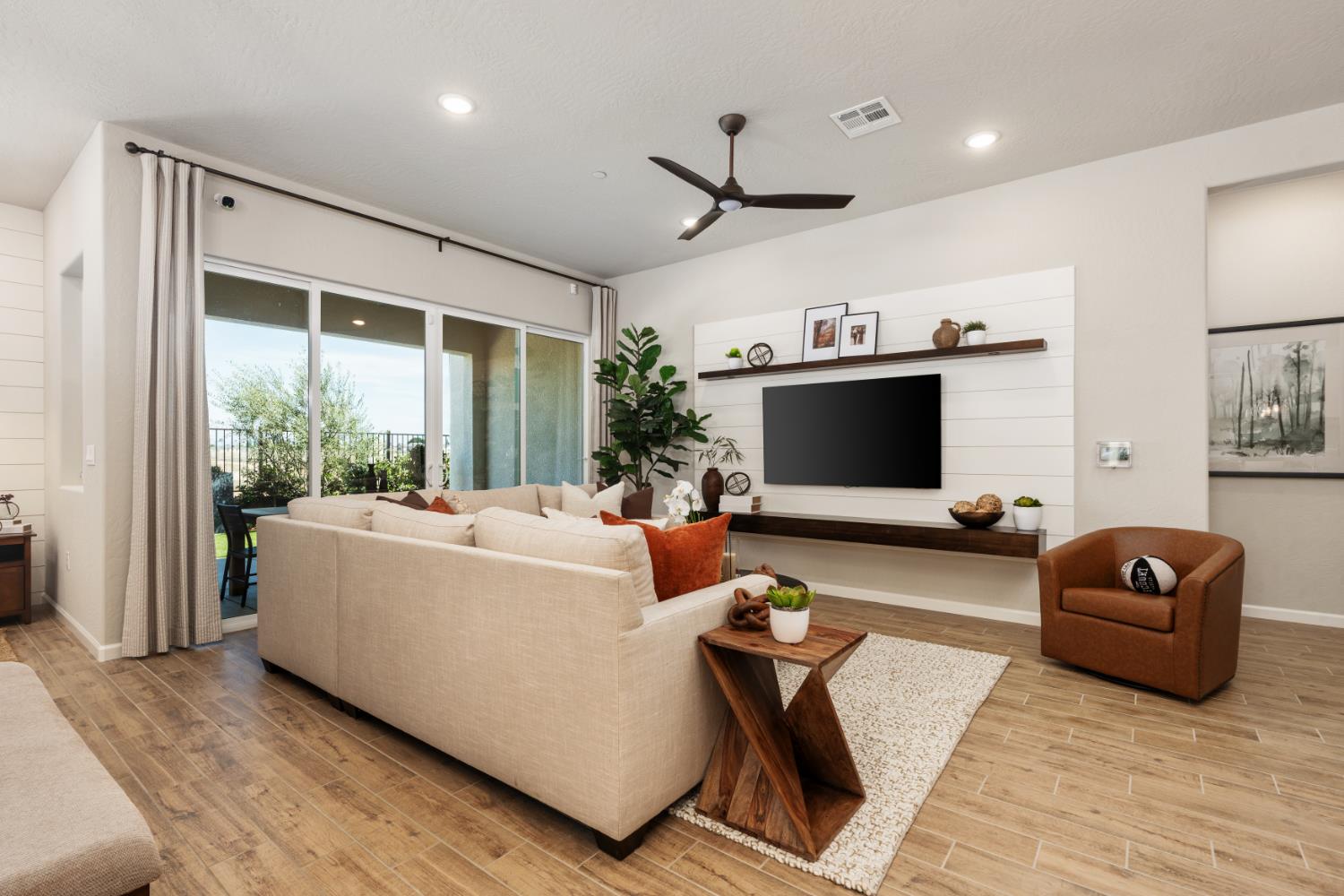 739 Solar Ln, Clovis, CA 93619