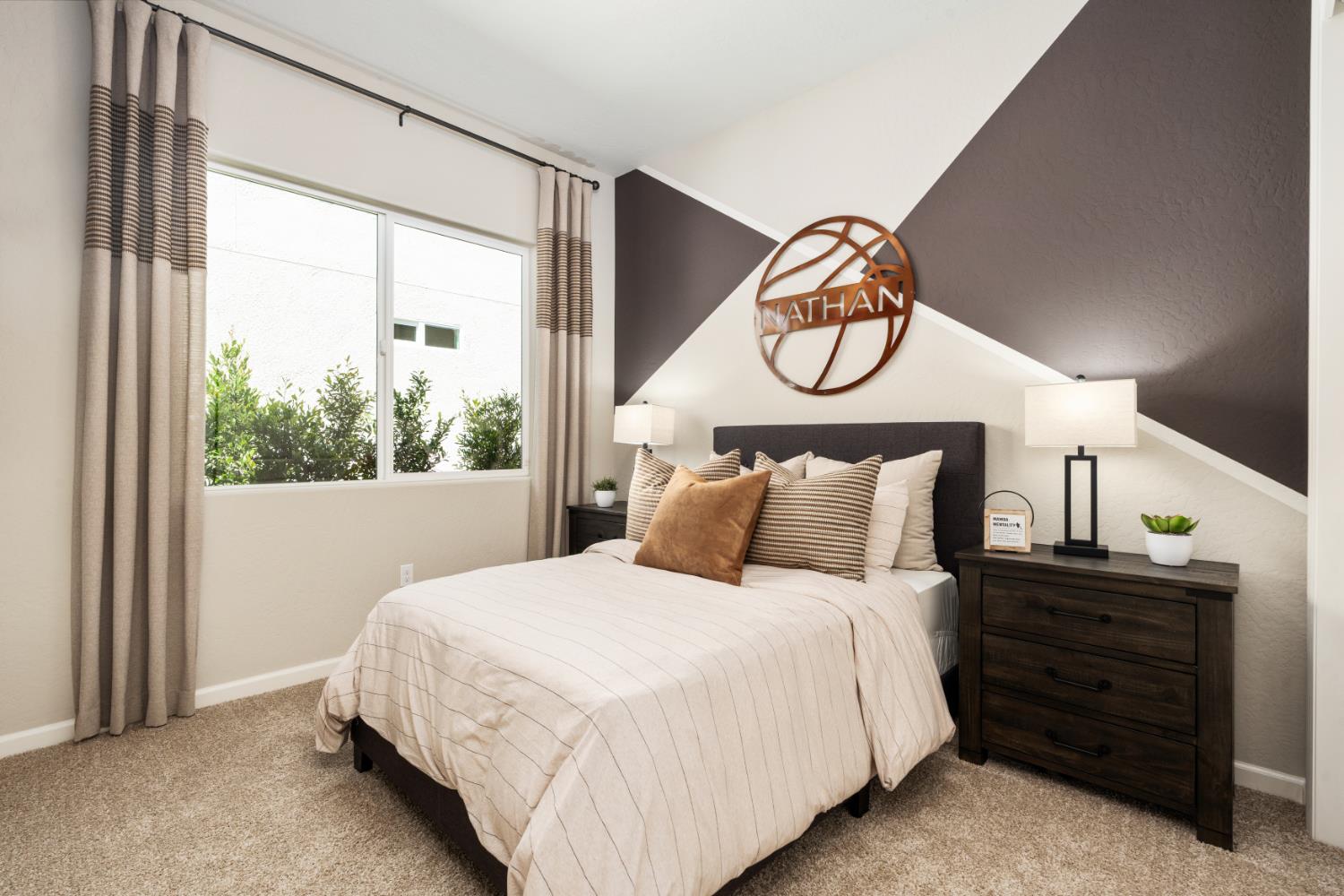 675 Solar Ln, Clovis, CA 93619