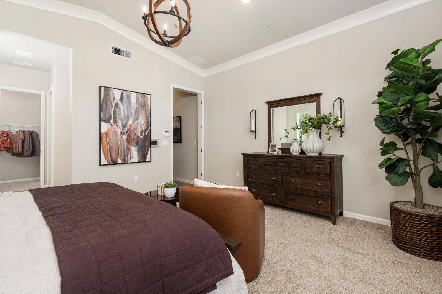 675 Solar Ln, Clovis, CA 93619