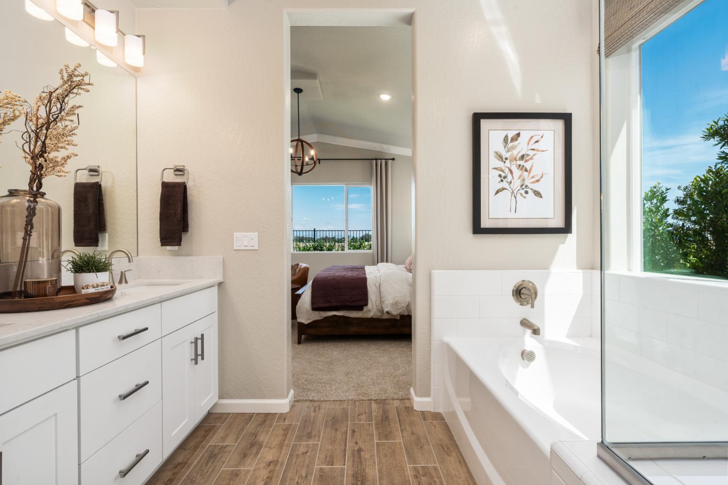 675 Solar Ln, Clovis, CA 93619