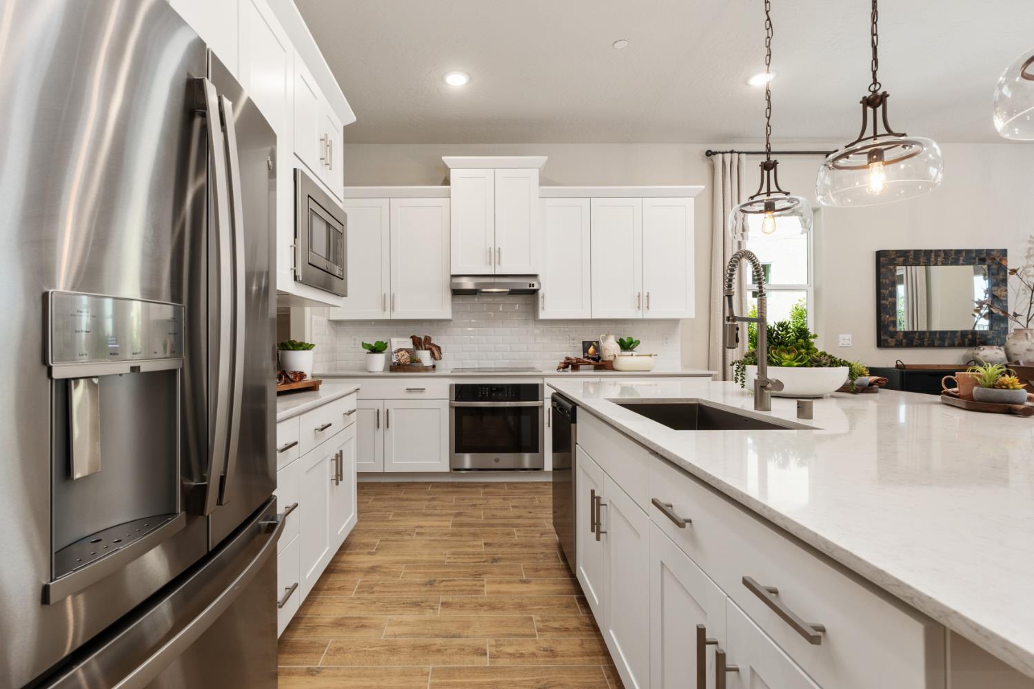 675 Solar Ln, Clovis, CA 93619