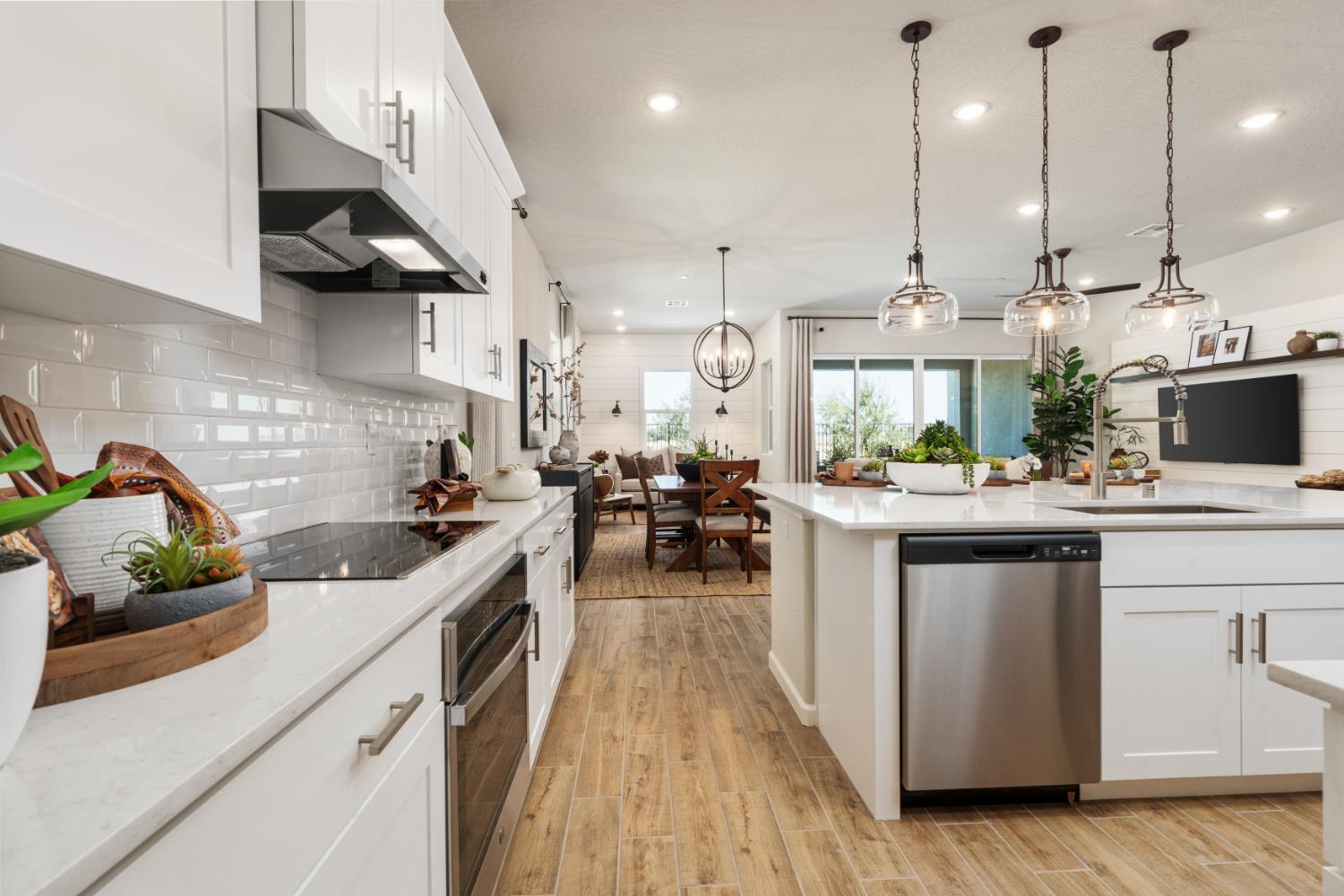675 Solar Ln, Clovis, CA 93619