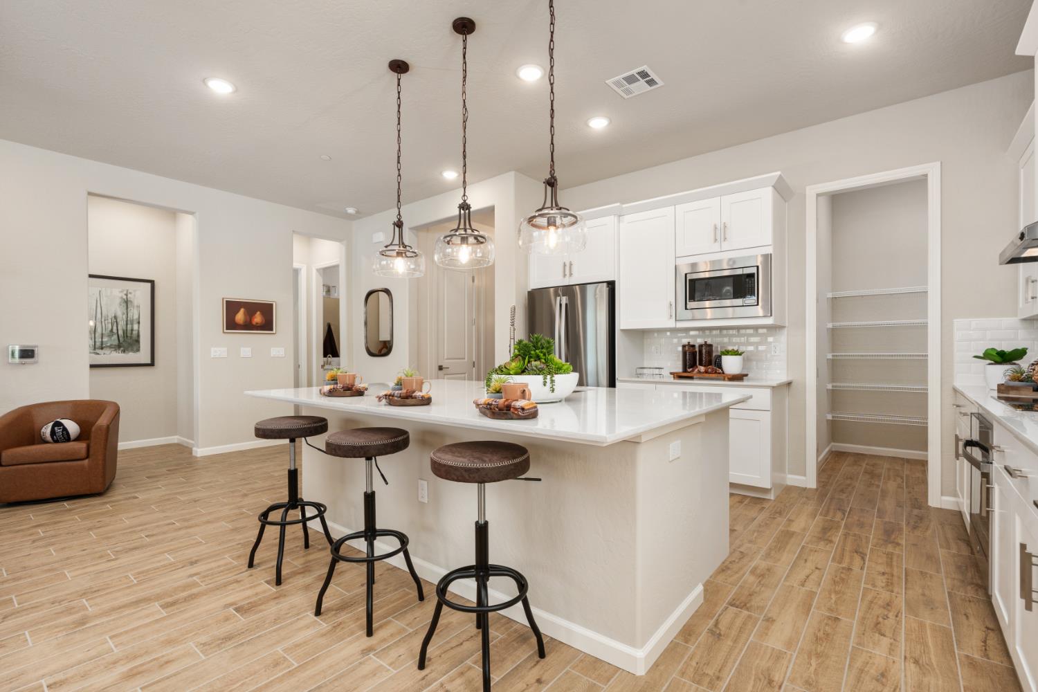 675 Solar Ln, Clovis, CA 93619