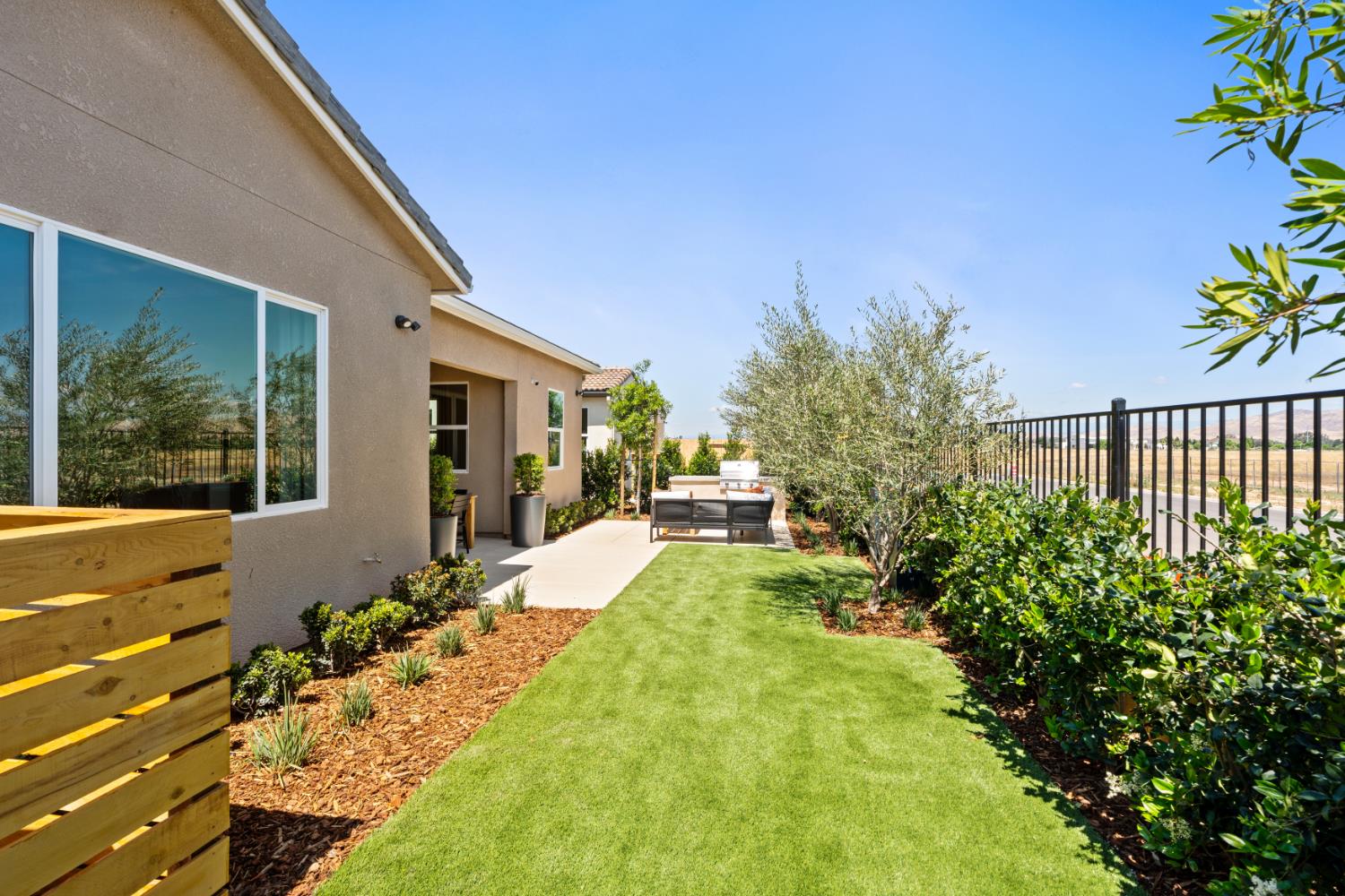 675 Solar Ln, Clovis, CA 93619